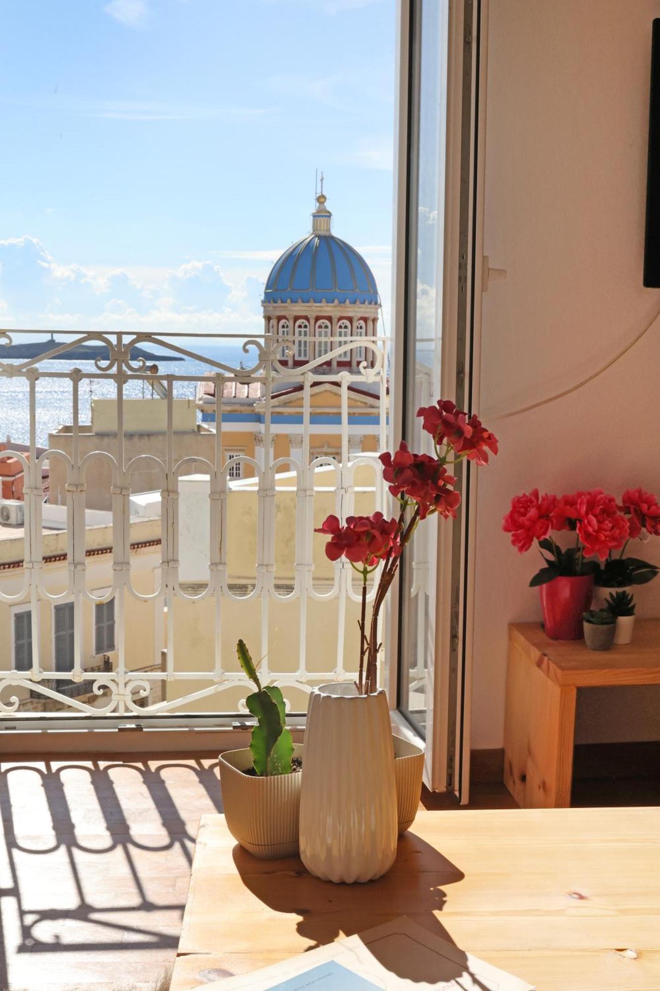 San Nikolas View Guest House Ермополи Екстериор снимка